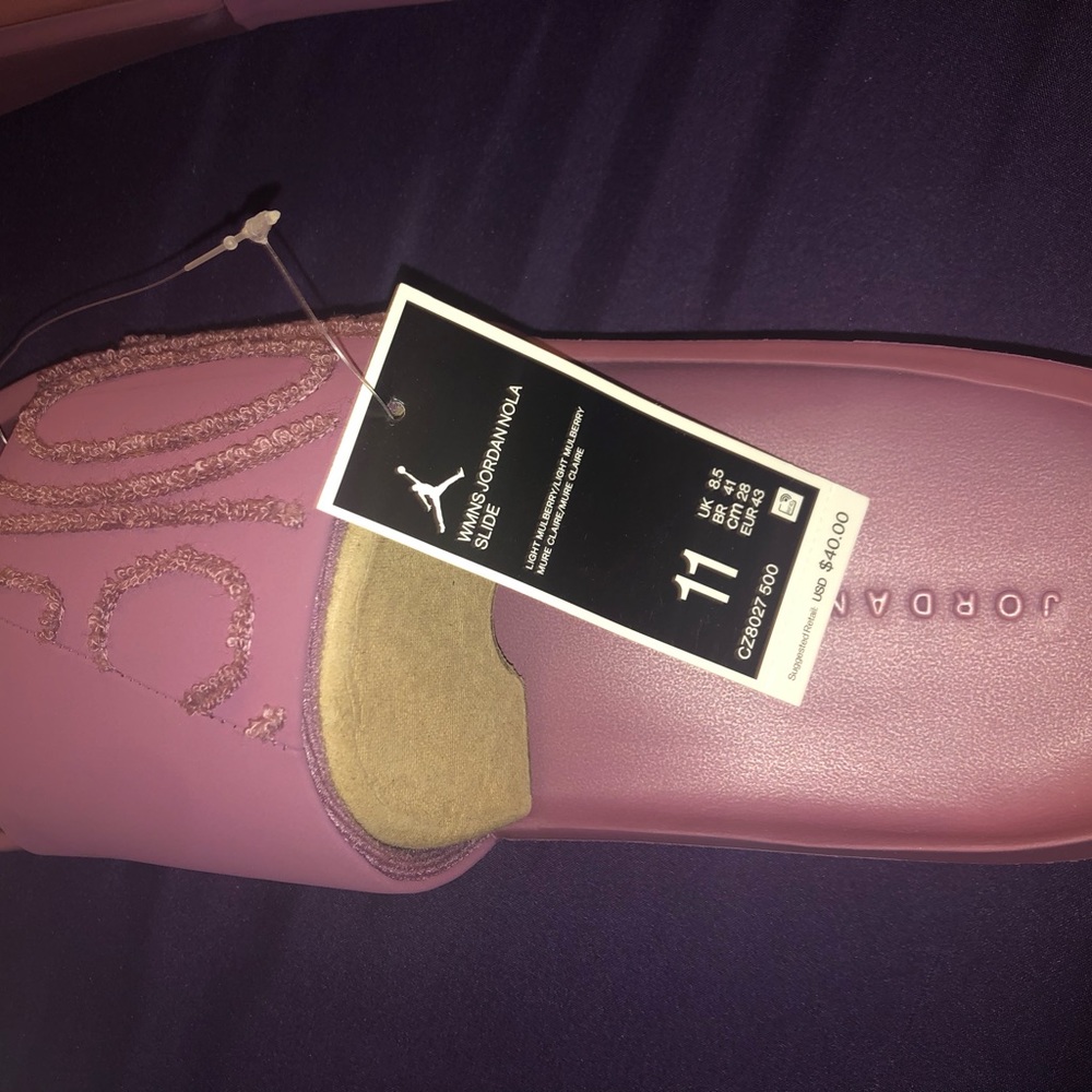 Women’s Jordan Nola slide - Picture 3 of 4